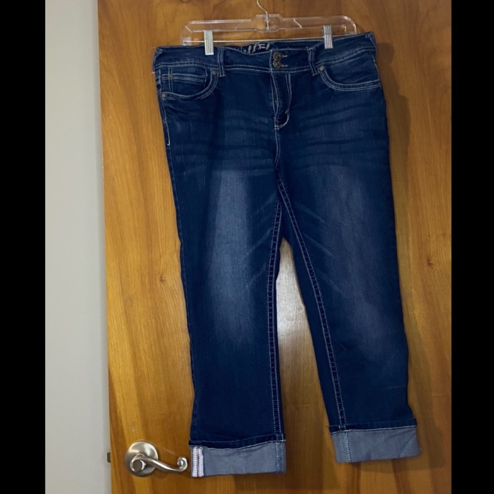 Wallflower Size 17 Capri Jeans